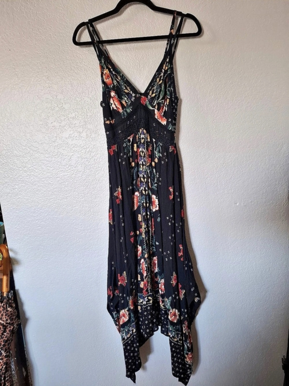 ANGIE Floral Maxi Dress in Black Size Large Like New